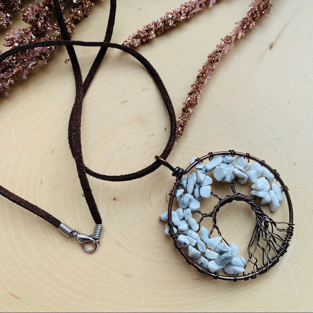 Howlite Gemstone Tree Of Life Pendant Necklace - Picture 2 of 7